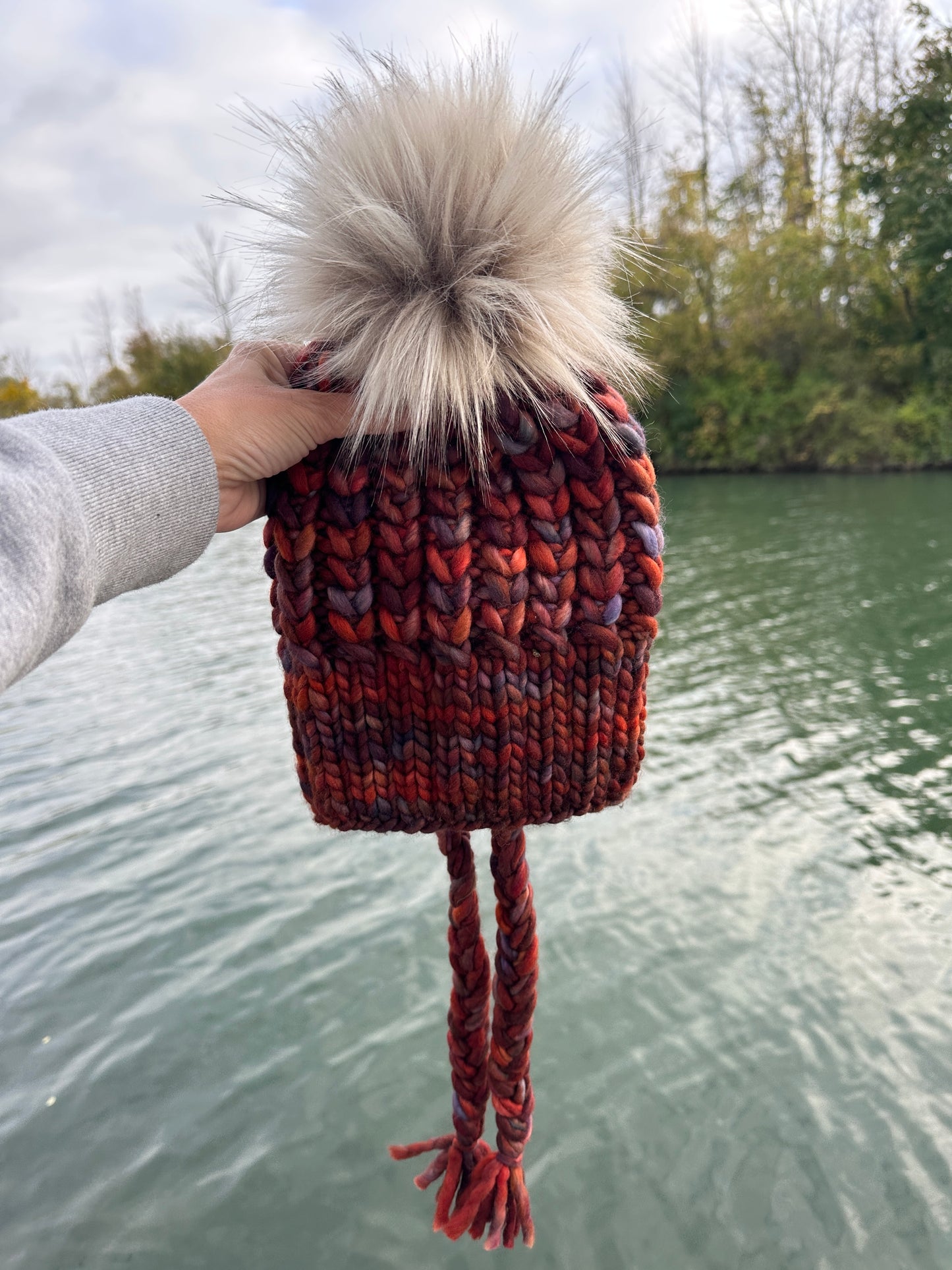 Merino wool split brim knit hat with faux fur Pom