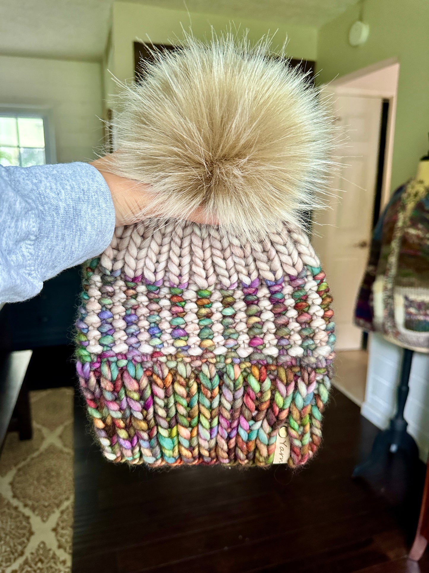 Merino wool knit hat with faux fur Pom