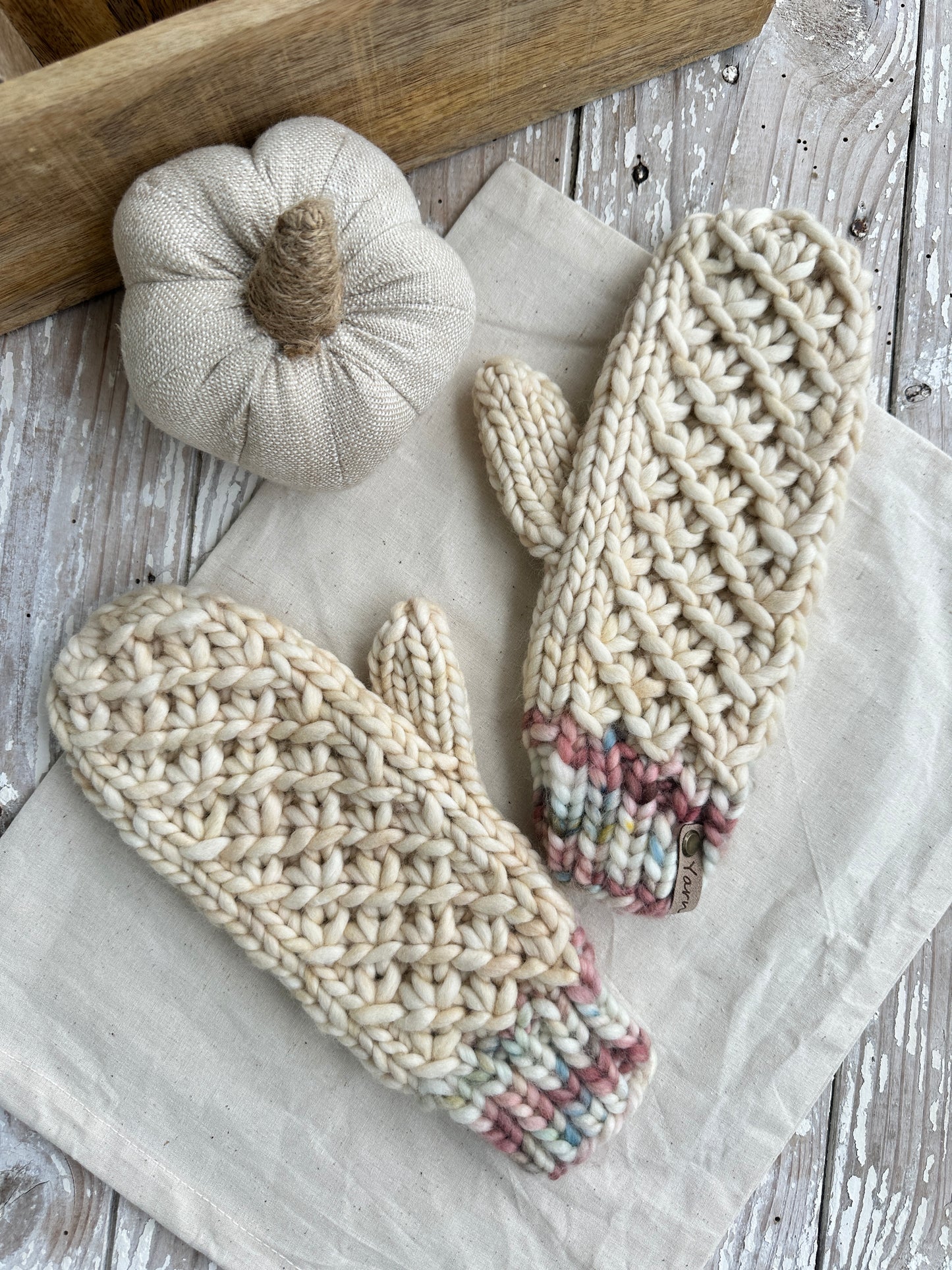 Merino wool knit hat and mitten set