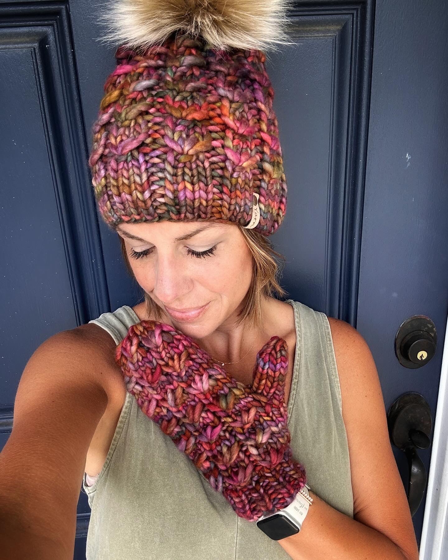 Merino wool knit hat and mitten set