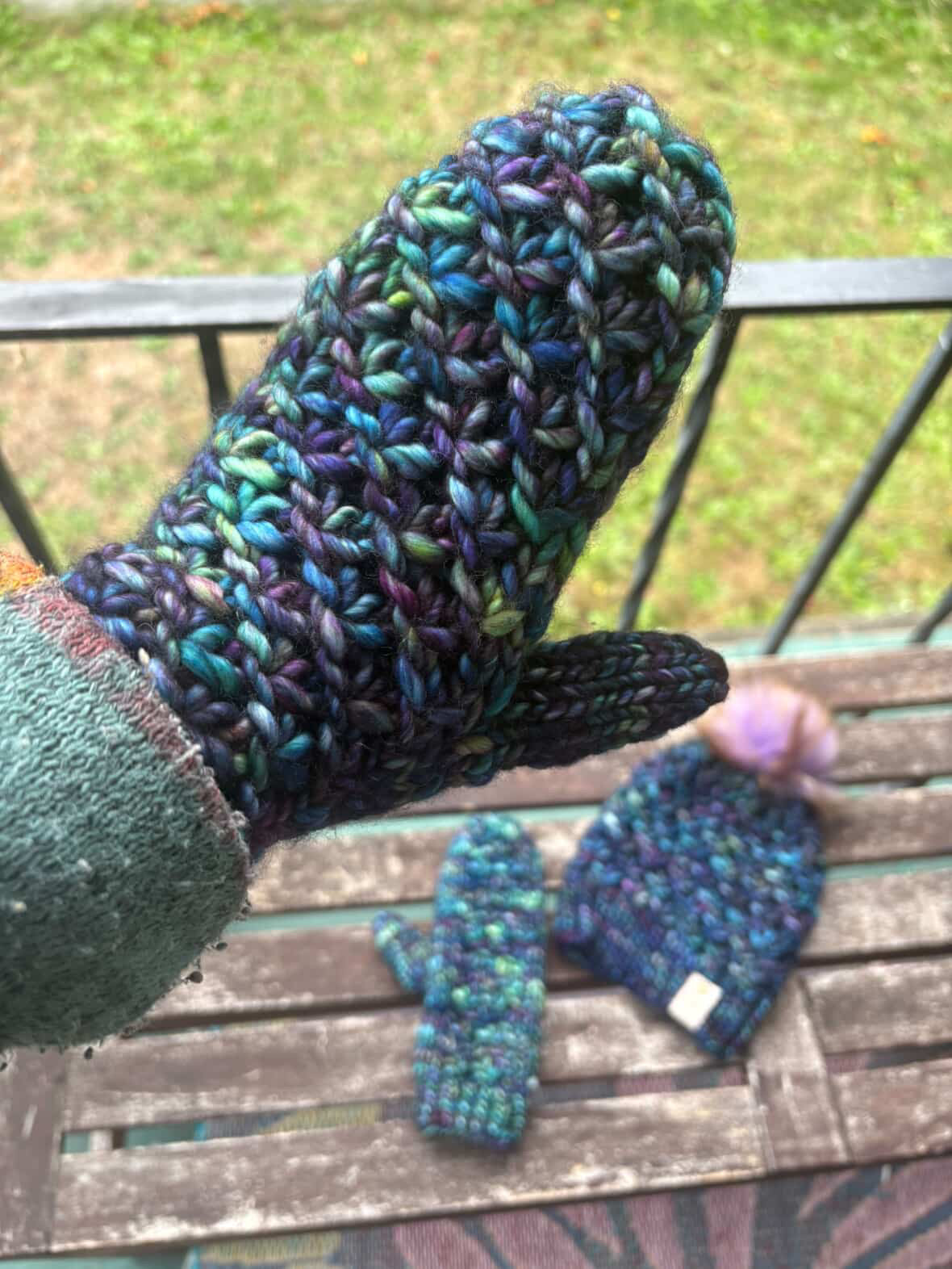 Seasons mitts knit pattern