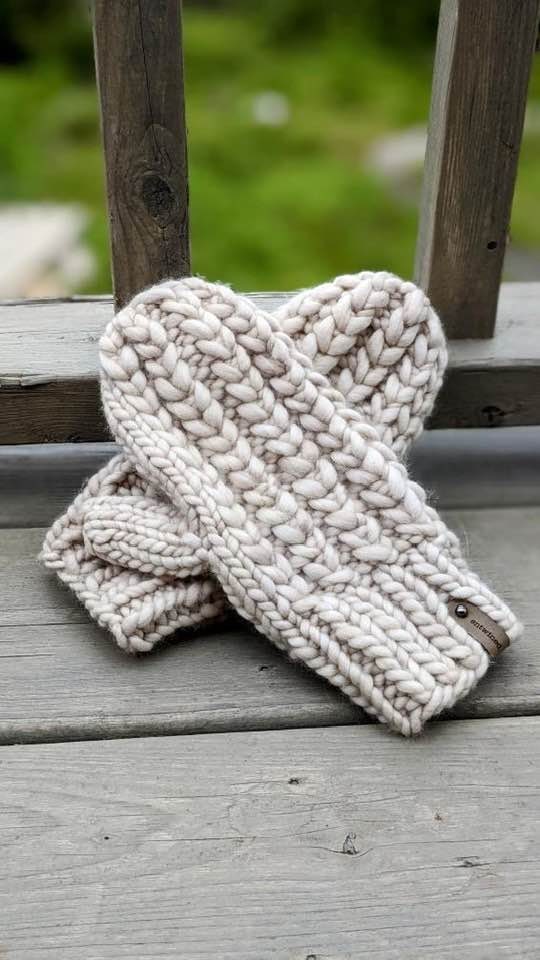 Braided Hearts Mitts Pattern