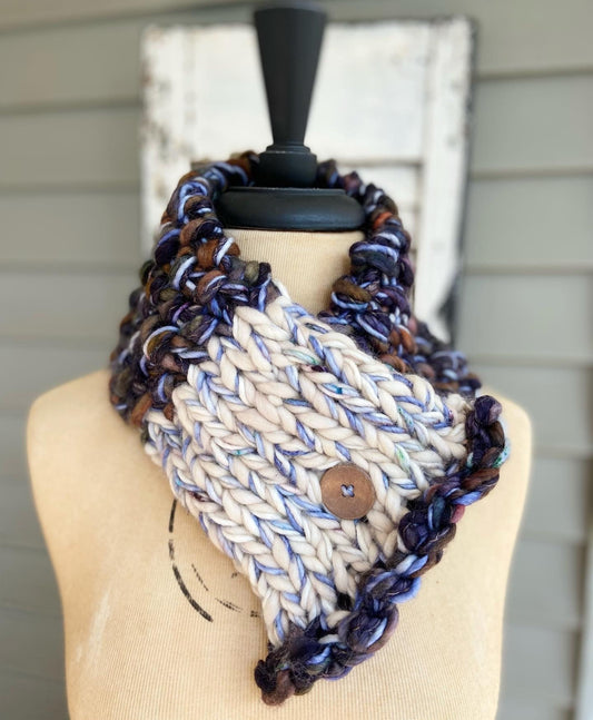 Merino wool knit scarf with button closure