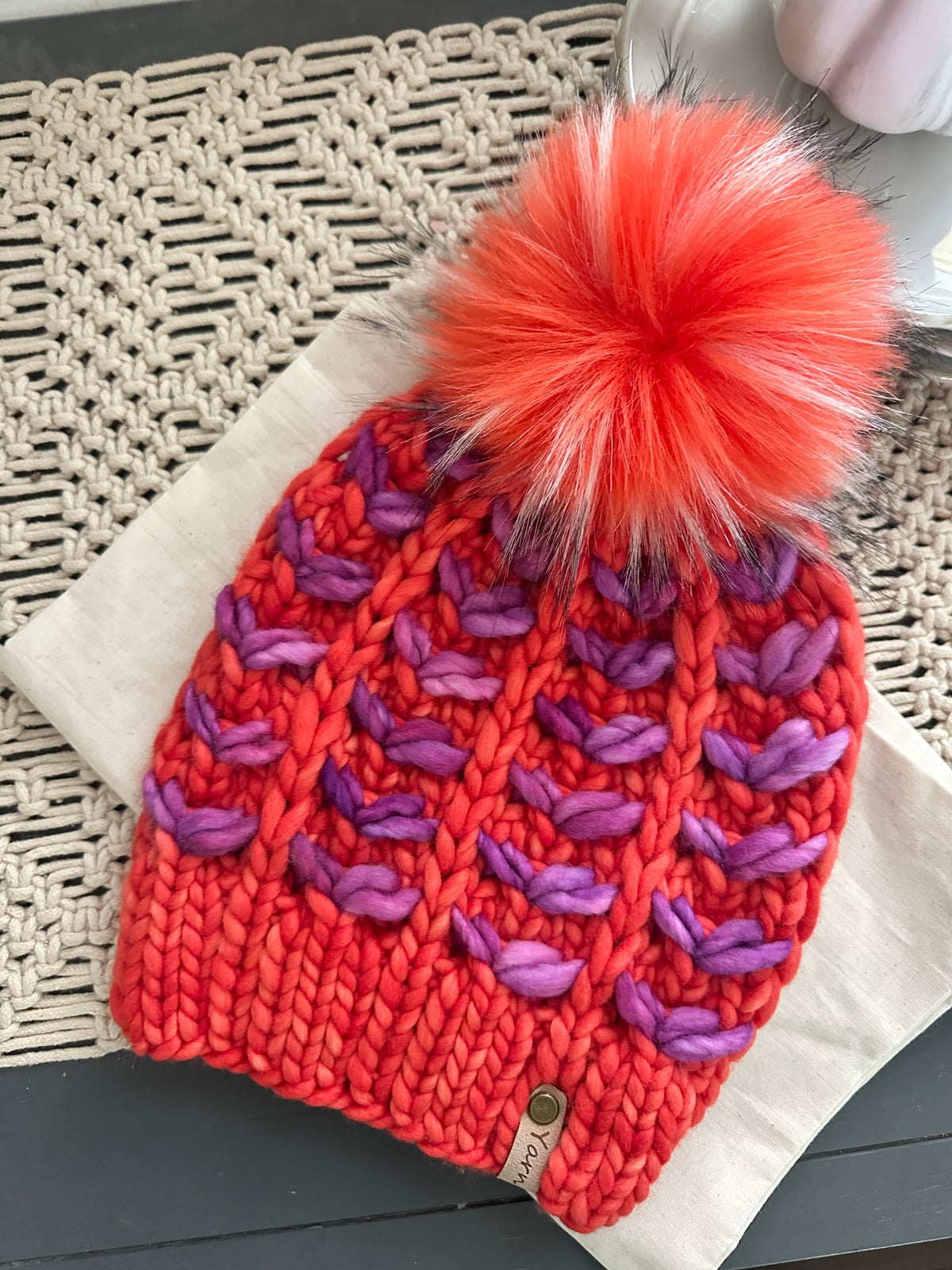 Merino wool knit hat with faux fur Pom