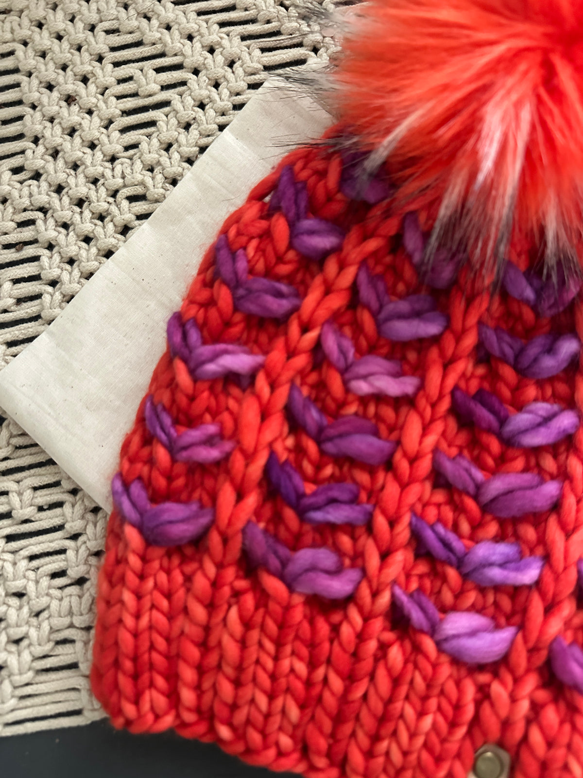 Merino wool knit hat with faux fur Pom