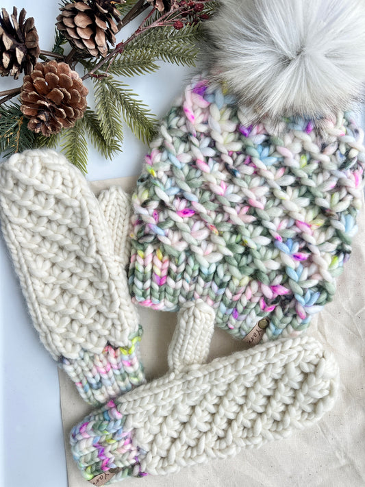 Merino wool knit hat and mitten set