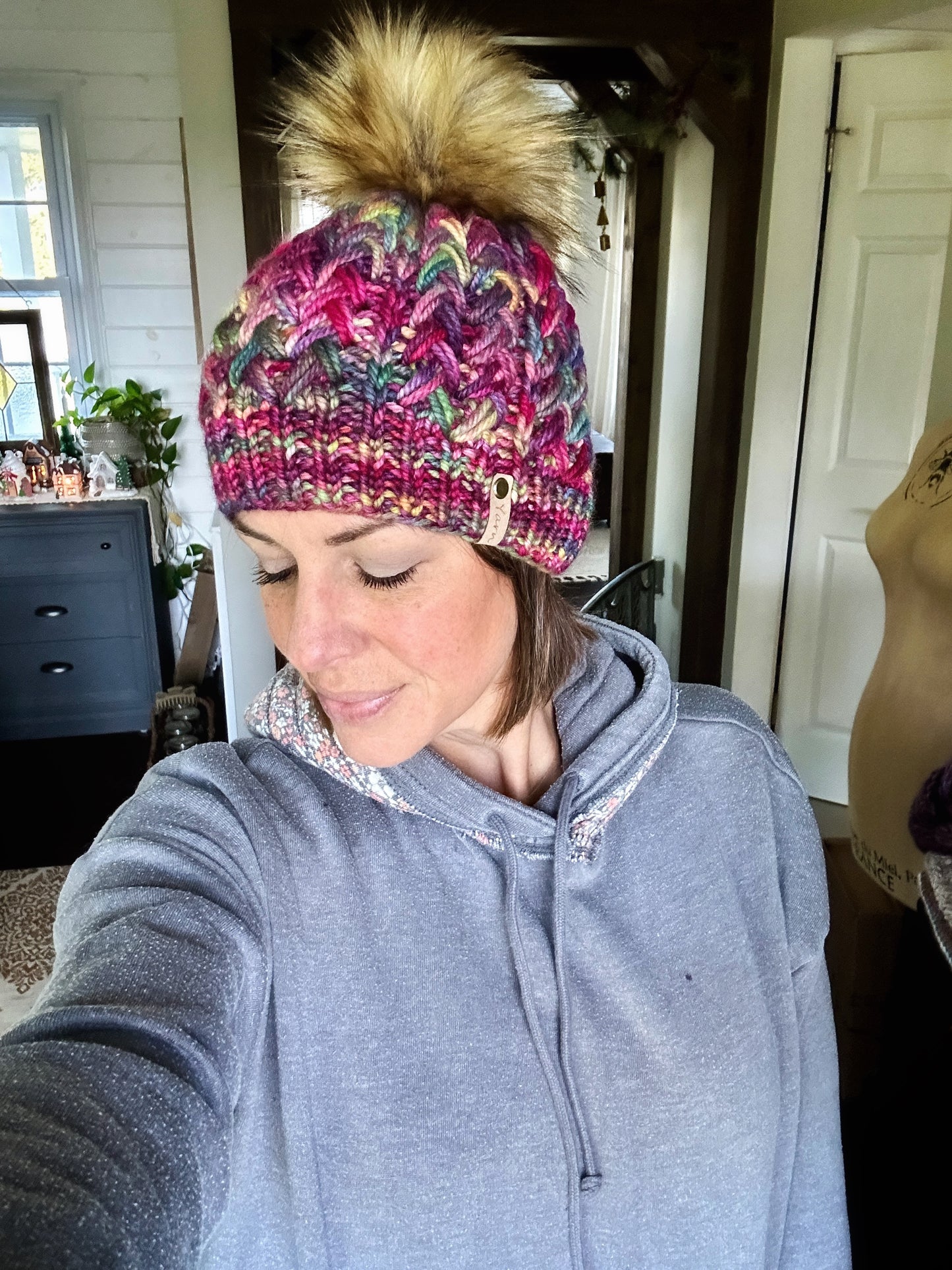 Merino wool knit hat with faux fur Pom