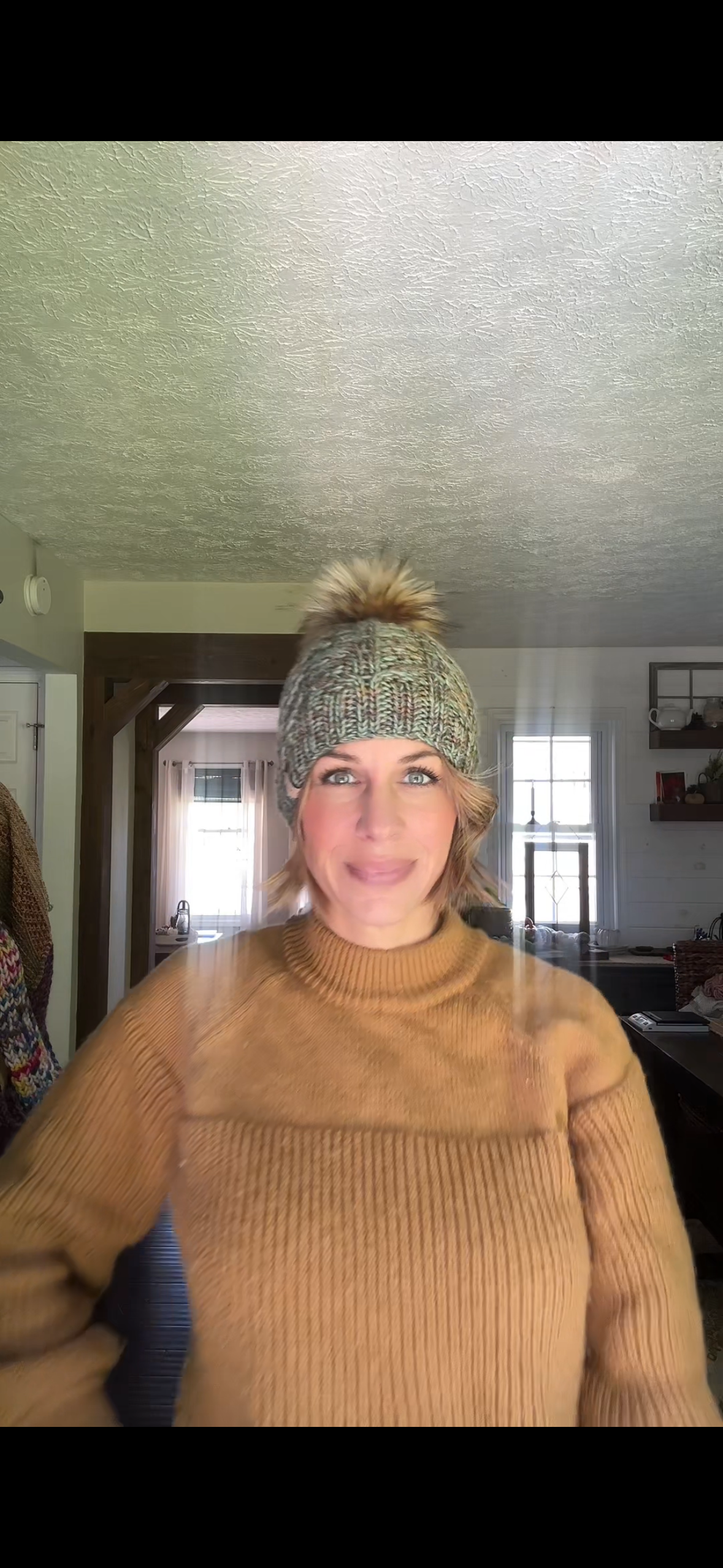 Merino wool knit hat with faux fur Pom